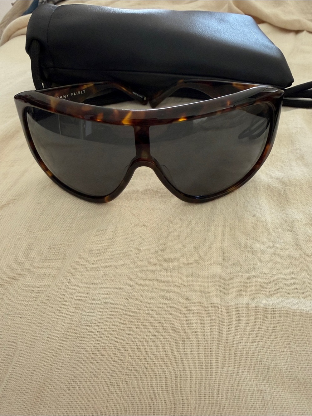 Jimmy Fairly Tortoiseshell Shield Sunglasses - Dark Gray Lenses